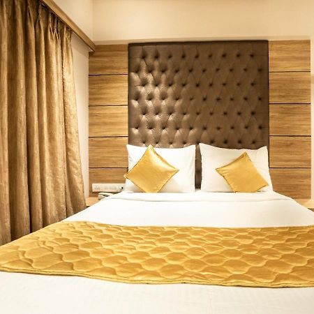 Hotel Pacific Residency - Andheri Мумбаи Экстерьер фото