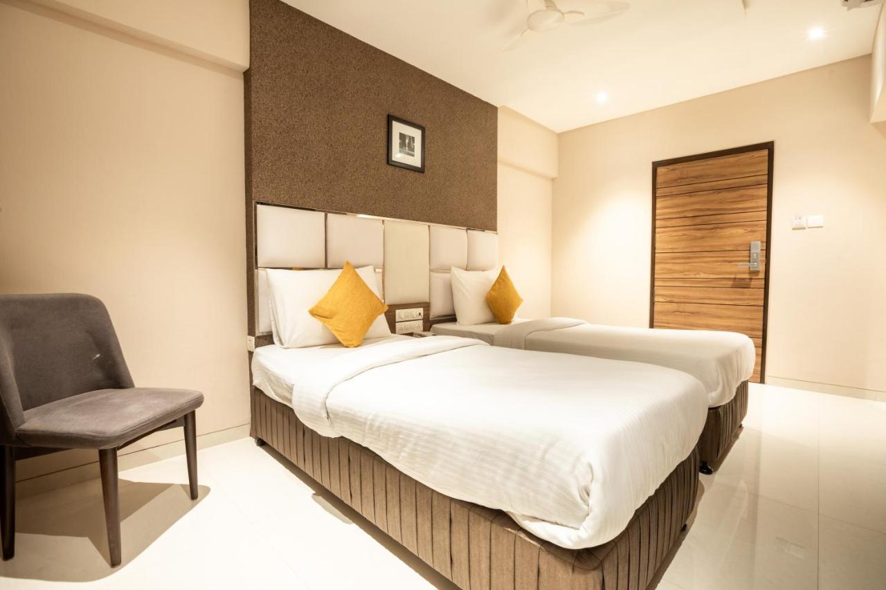 Hotel Pacific Residency - Andheri Мумбаи Экстерьер фото