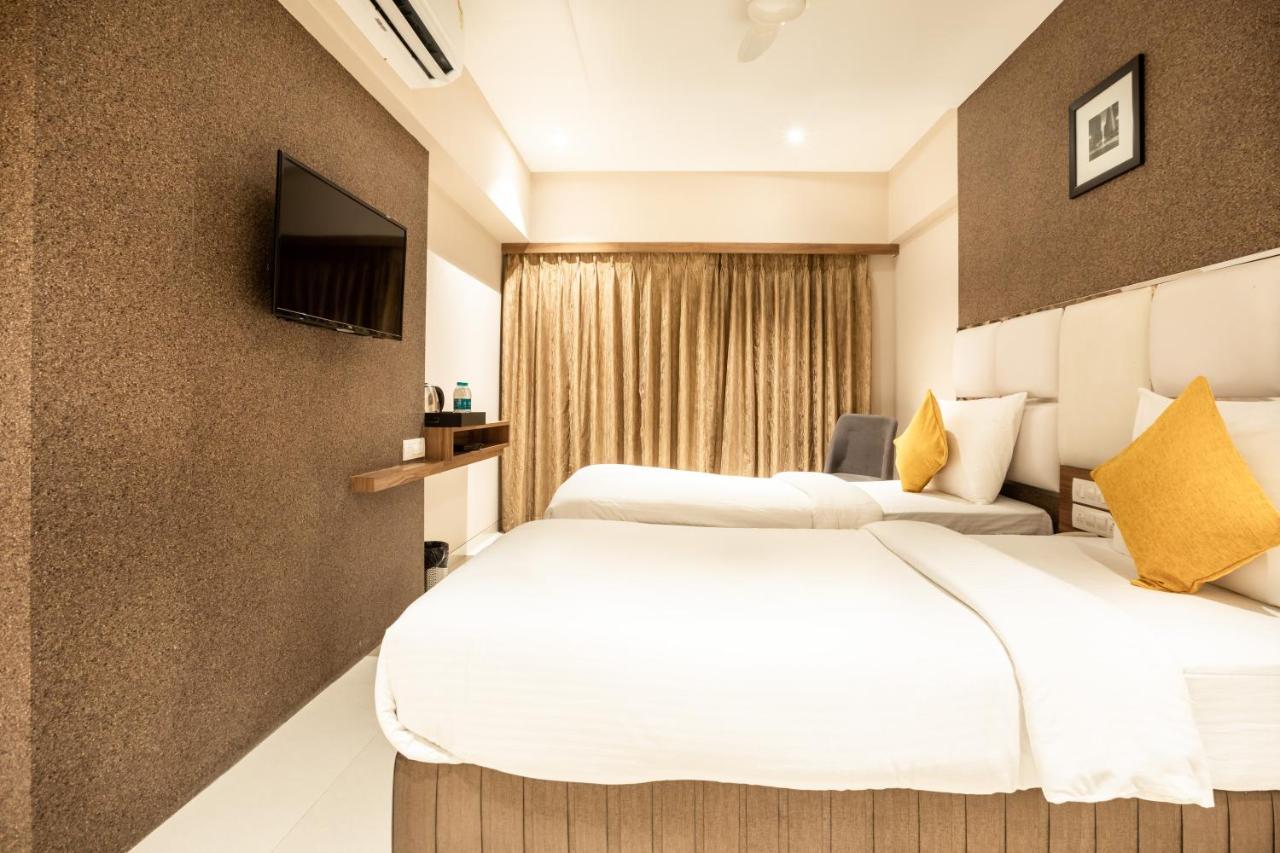 Hotel Pacific Residency - Andheri Мумбаи Экстерьер фото