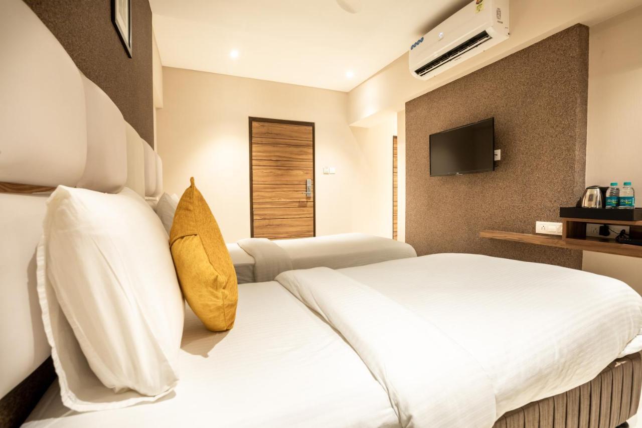 Hotel Pacific Residency - Andheri Мумбаи Экстерьер фото